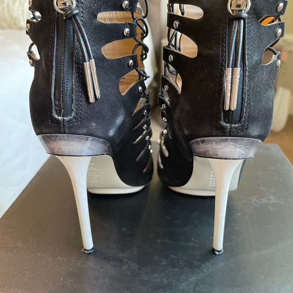 L.A.M.B. Falyn Lace Up Heel Booties Size 37.5 - Picture 4 of 6